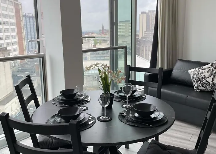 50 Percent Off Monthly Stay Only 4-Minute Walk To Moor Street