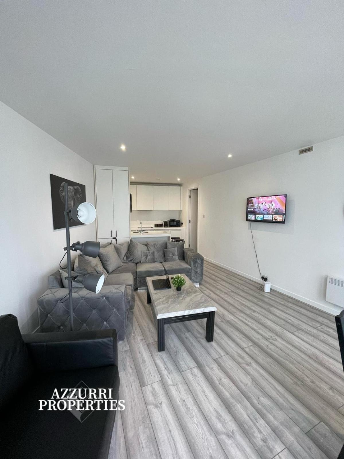 50 Percent Off Monthly Only 4-minute Walk To Moor Street Apartment